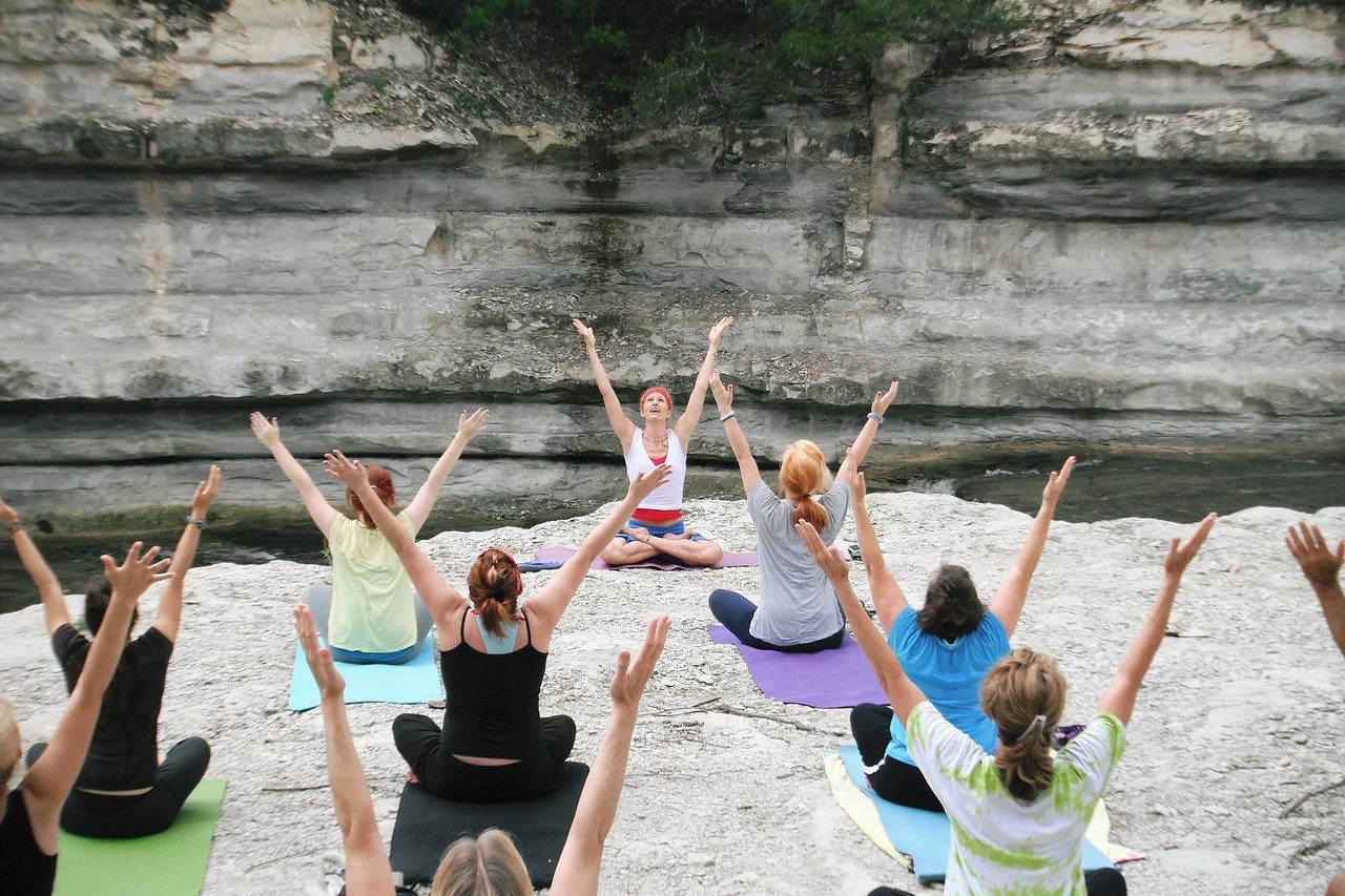 women, yoga class, asana-1178187.jpg